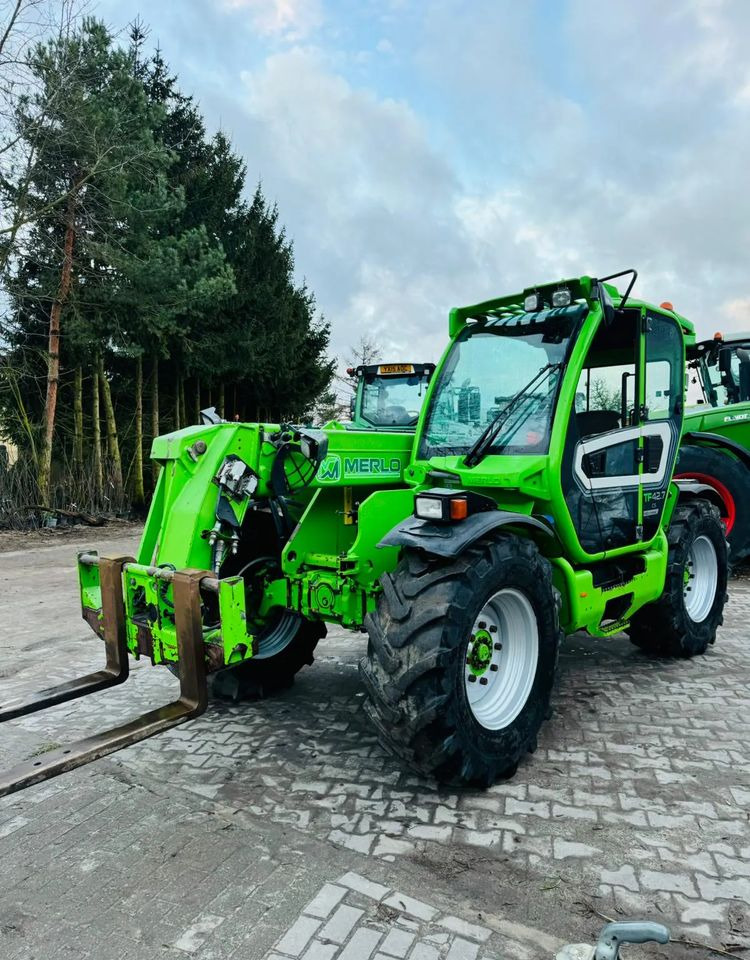 Merlo TF 42.7 CS - Телескопический погрузчик: фото 1 Merlo TF 42.7 CS - Телескопический погрузчик: фото 1