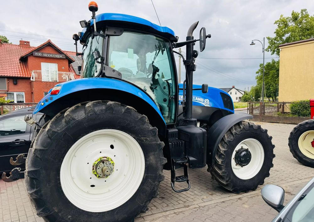 New Holland T7.210 - Трактор: фото 5 New Holland T7.210 - Трактор: фото 5