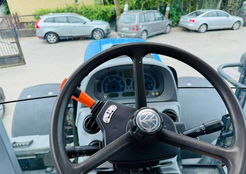 New Holland T7.210 - Трактор: фото 2 New Holland T7.210 - Трактор: фото 2