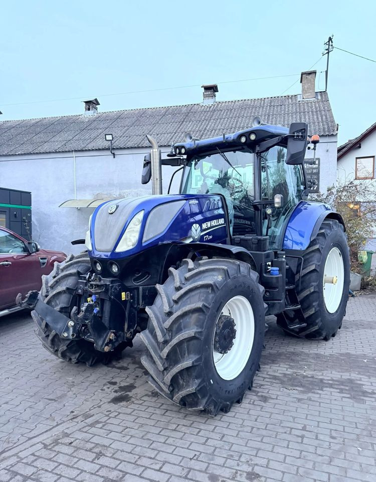 New Holland T7.230 Blue Power Autocommand - Трактор: фото 2 New Holland T7.230 Blue Power Autocommand - Трактор: фото 2