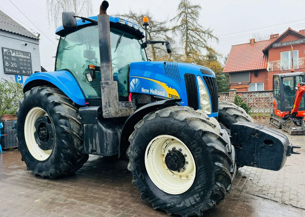 New Holland T8020 - Трактор: фото 4 New Holland T8020 - Трактор: фото 4