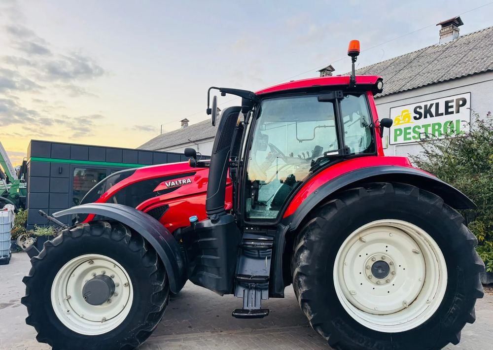 Valtra T214 ACTIVE - Трактор: фото 2 Valtra T214 ACTIVE - Трактор: фото 2