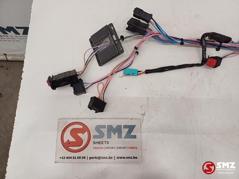 Caterpillar Wiring harness left hand console Caterpillar - Кабели/ Провода для Грузовиков: фото 3 Caterpillar Wiring harness left hand console Caterpillar - Кабели/ Провода для Грузовиков: фото 3