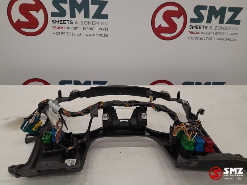 DAF Occ dashbord DAF XF 1951834 - Кабина и интерьер для Грузовиков: фото 3 DAF Occ dashbord DAF XF 1951834 - Кабина и интерьер для Грузовиков: фото 3