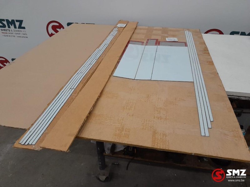 DAF Occ inox applicatie voor boven- en ondergrille DAF - Решётка радиатора для Грузовиков: фото 1 DAF Occ inox applicatie voor boven- en ondergrille DAF - Решётка радиатора для Грузовиков: фото 1