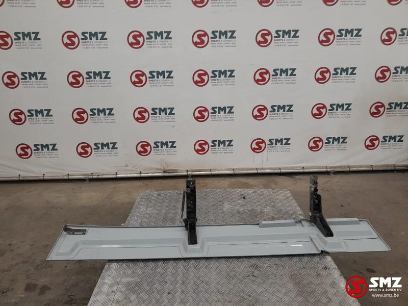 Mercedes-Benz Occ cabinespoiler links Mercedes - Аэродинамика/ Спойлеры для Грузовиков: фото 5 Mercedes-Benz Occ cabinespoiler links Mercedes - Аэродинамика/ Спойлеры для Грузовиков: фото 5