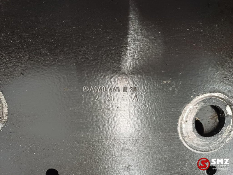 Mercedes-Benz Occ opstapsteun links Mercedes - Кабина и интерьер для Грузовиков: фото 5 Mercedes-Benz Occ opstapsteun links Mercedes - Кабина и интерьер для Грузовиков: фото 5