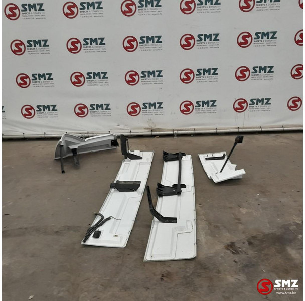 Mercedes-Benz Occ set cabinespoilers Mercedes - Аэродинамика/ Спойлеры для Грузовиков: фото 2 Mercedes-Benz Occ set cabinespoilers Mercedes - Аэродинамика/ Спойлеры для Грузовиков: фото 2