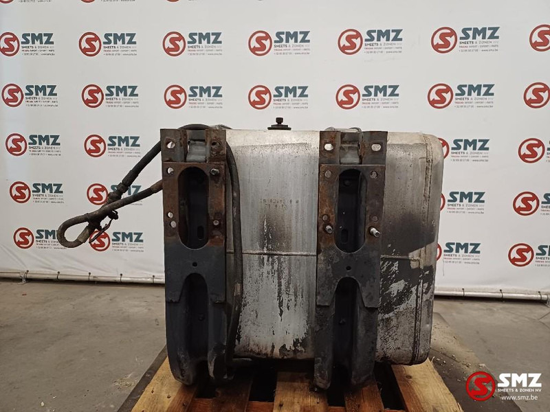Volvo Occ brandstoftank 300L met steunen Volvo - Топливный бак для Грузовиков: фото 2 Volvo Occ brandstoftank 300L met steunen Volvo - Топливный бак для Грузовиков: фото 2