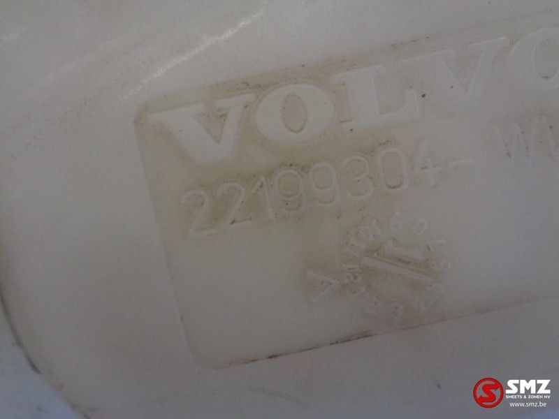 Volvo Occ ruitenvloeistof tank - Расширительный бачок для Грузовиков: фото 2 Volvo Occ ruitenvloeistof tank - Расширительный бачок для Грузовиков: фото 2