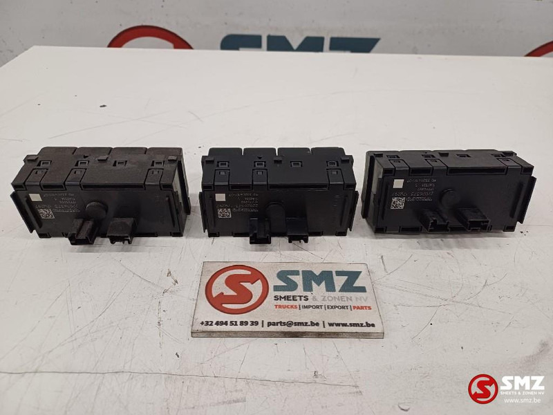 Volvo Occ set van 3 dashbordpanelen Volvo - Электрическая система для Грузовиков: фото 2 Volvo Occ set van 3 dashbordpanelen Volvo - Электрическая система для Грузовиков: фото 2