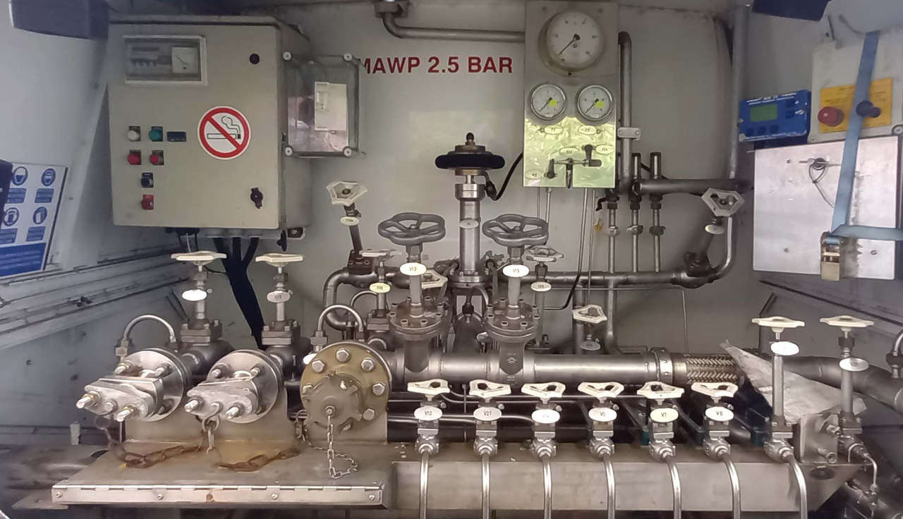 CRYOLOR Gas tank semi-trailer cryogenic used for nitrogen, argon, oxygen, LIN, LOX, LAR. - Полуприцеп-цистерна: фото 5 CRYOLOR Gas tank semi-trailer cryogenic used for nitrogen, argon, oxygen, LIN, LOX, LAR. - Полуприцеп-цистерна: фото 5