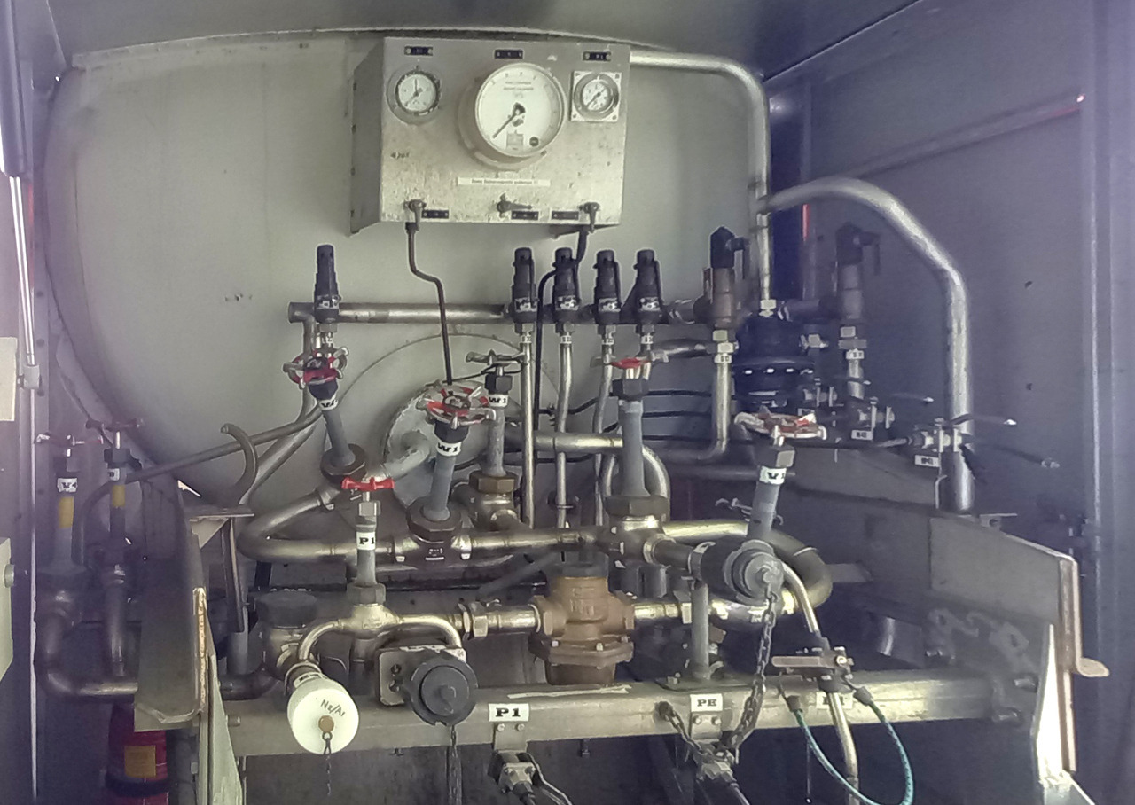 Cryolor Gas tank semi-trailer cryogenic used for oxygen, nitrogen, argon, CO2, carbon dioxide, LIN, LOX, LAR - Полуприцеп-цистерна: фото 5 Cryolor Gas tank semi-trailer cryogenic used for oxygen, nitrogen, argon, CO2, carbon dioxide, LIN, LOX, LAR - Полуприцеп-цистерна: фото 5