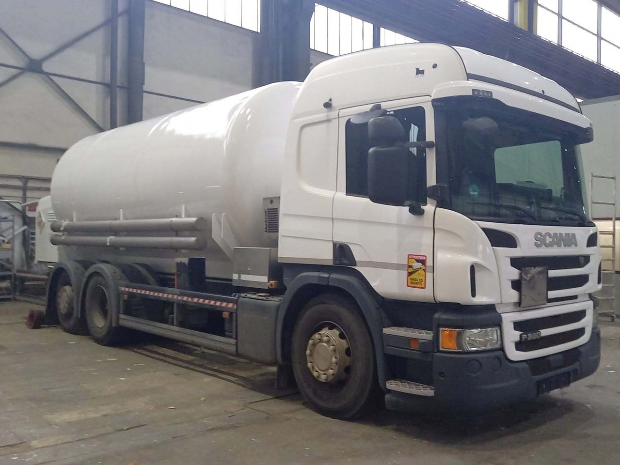 SCANIA Orca 15 m3 tank gas nitrogen cryogenic - Грузовик-цистерна: фото 1 SCANIA Orca 15 m3 tank gas nitrogen cryogenic - Грузовик-цистерна: фото 1
