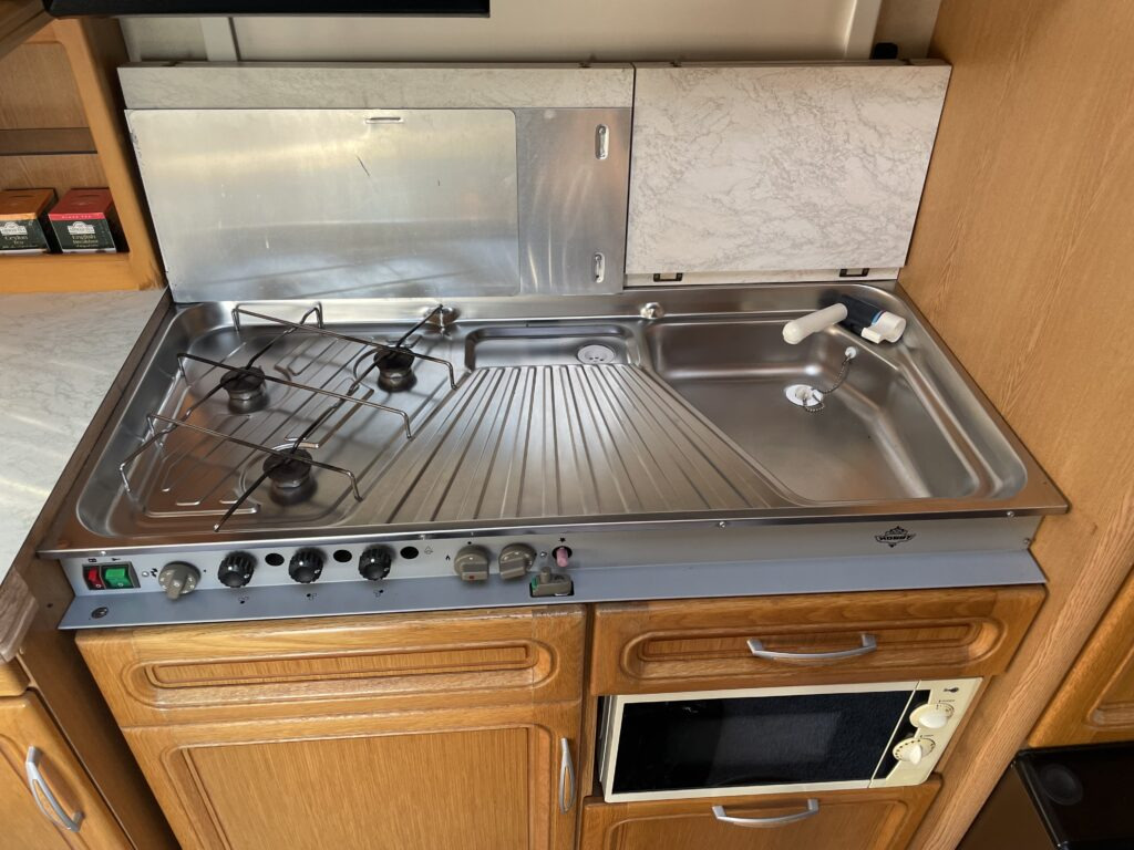 Прицеп дача Hobby 560 UL Prestige 1998: фото 7 Прицеп дача Hobby 560 UL Prestige 1998: фото 7