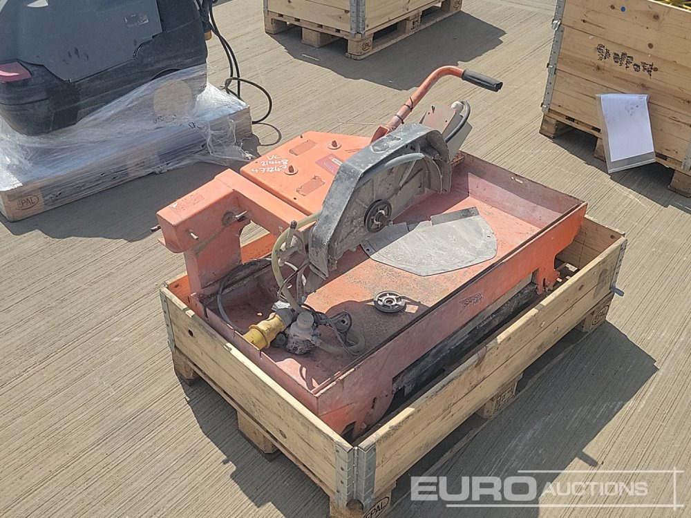 110 Volt Masonry Saw - Строительное оборудование: фото 1 110 Volt Masonry Saw - Строительное оборудование: фото 1