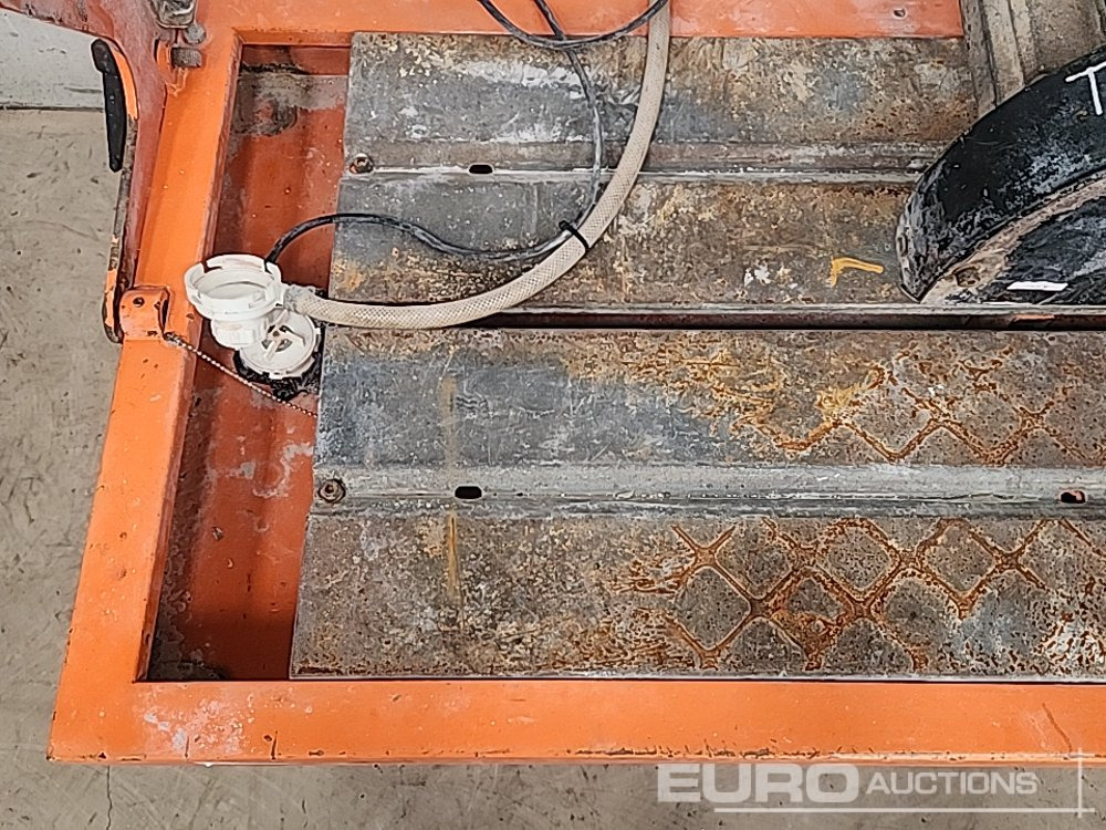 110 Volt Stone Bench Saw - Строительное оборудование: фото 5 110 Volt Stone Bench Saw - Строительное оборудование: фото 5