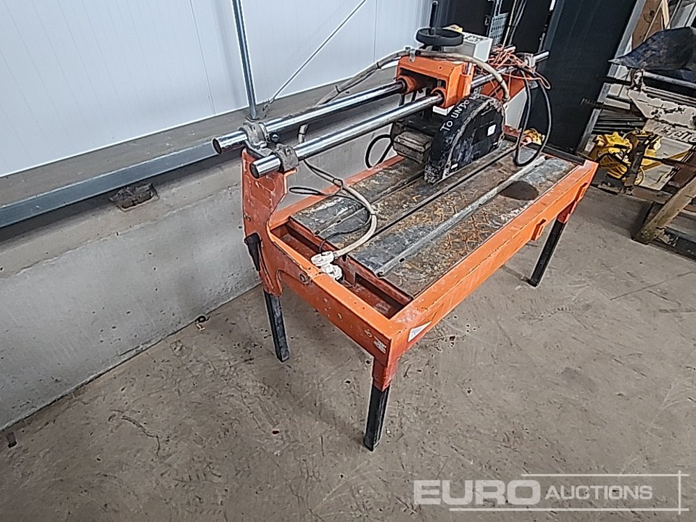 110 Volt Stone Bench Saw - Строительное оборудование: фото 1 110 Volt Stone Bench Saw - Строительное оборудование: фото 1