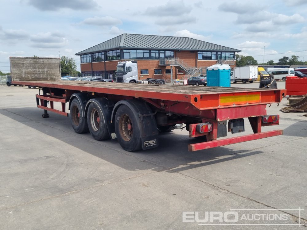 2001 M & G Trailers Tri Axle Flatbed Trailer, Rear Lift Axle, Twist Locks - Полуприцеп бортовой/ Платформа: фото 3 2001 M & G Trailers Tri Axle Flatbed Trailer, Rear Lift Axle, Twist Locks - Полуприцеп бортовой/ Платформа: фото 3