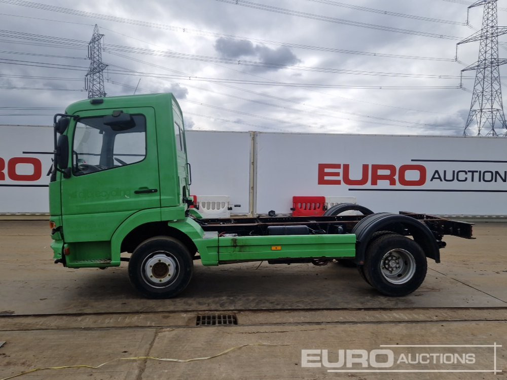 2002 Mercedes 4x2 Chassis Cab, Manual Gearbox - Грузовик-шасси: фото 2 2002 Mercedes 4x2 Chassis Cab, Manual Gearbox - Грузовик-шасси: фото 2