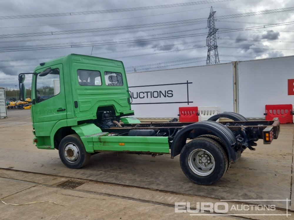 2002 Mercedes 4x2 Chassis Cab, Manual Gearbox - Грузовик-шасси: фото 3 2002 Mercedes 4x2 Chassis Cab, Manual Gearbox - Грузовик-шасси: фото 3