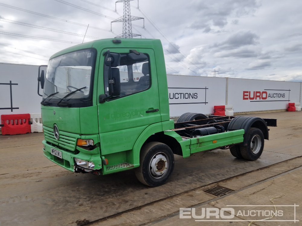 2002 Mercedes 4x2 Chassis Cab, Manual Gearbox - Грузовик-шасси: фото 1 2002 Mercedes 4x2 Chassis Cab, Manual Gearbox - Грузовик-шасси: фото 1