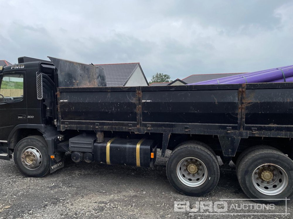 2003 Volvo FM9 300 - Самосвал: фото 1 2003 Volvo FM9 300 - Самосвал: фото 1