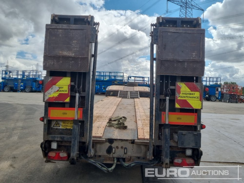 2008 Kassbohrer Tri Axle Step Frame Low Loader Trailer, Outriggers, Hydraulic Flip Toe Ramps. - Низкорамный полуприцеп: фото 4 2008 Kassbohrer Tri Axle Step Frame Low Loader Trailer, Outriggers, Hydraulic Flip Toe Ramps. - Низкорамный полуприцеп: фото 4