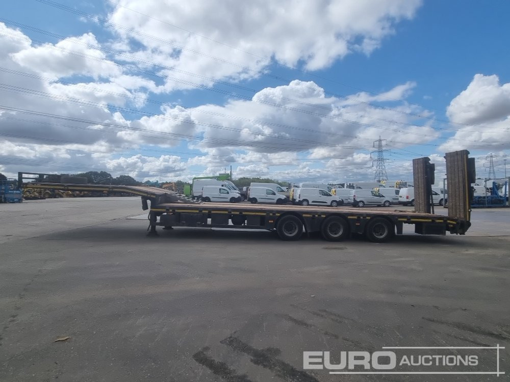 2008 Kassbohrer Tri Axle Step Frame Low Loader Trailer, Outriggers, Hydraulic Flip Toe Ramps. - Низкорамный полуприцеп: фото 2 2008 Kassbohrer Tri Axle Step Frame Low Loader Trailer, Outriggers, Hydraulic Flip Toe Ramps. - Низкорамный полуприцеп: фото 2