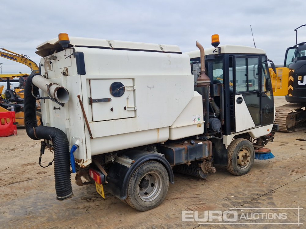 2010 Scarab 4x2 Road Sweeper, Reverse Camera, A/C, Automatic Gearbox - Подметально-уборочная машина: фото 5 2010 Scarab 4x2 Road Sweeper, Reverse Camera, A/C, Automatic Gearbox - Подметально-уборочная машина: фото 5