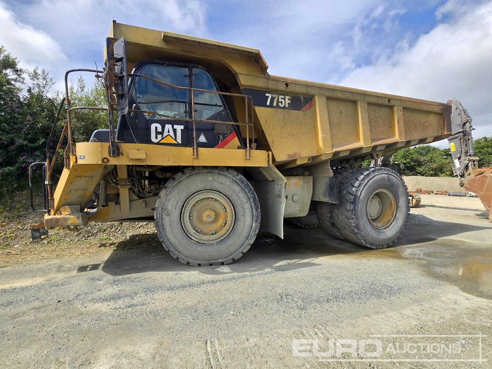 2011 CAT 775F - Карьерный самосвал: фото 2 2011 CAT 775F - Карьерный самосвал: фото 2