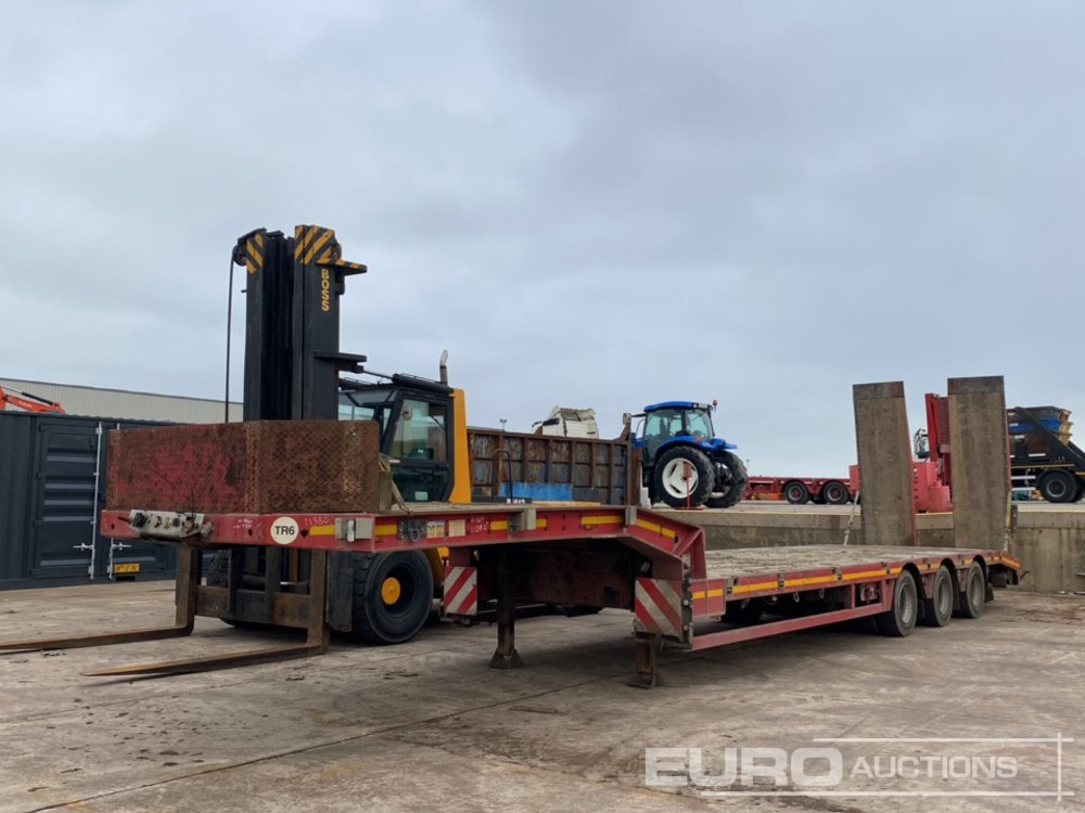 2011 Faymonville STN3U Tri Axle Step Frame Low Loader Trailer, Rear Steer Axle, Hydraulic Ramps - Низкорамный полуприцеп: фото 1 2011 Faymonville STN3U Tri Axle Step Frame Low Loader Trailer, Rear Steer Axle, Hydraulic Ramps - Низкорамный полуприцеп: фото 1