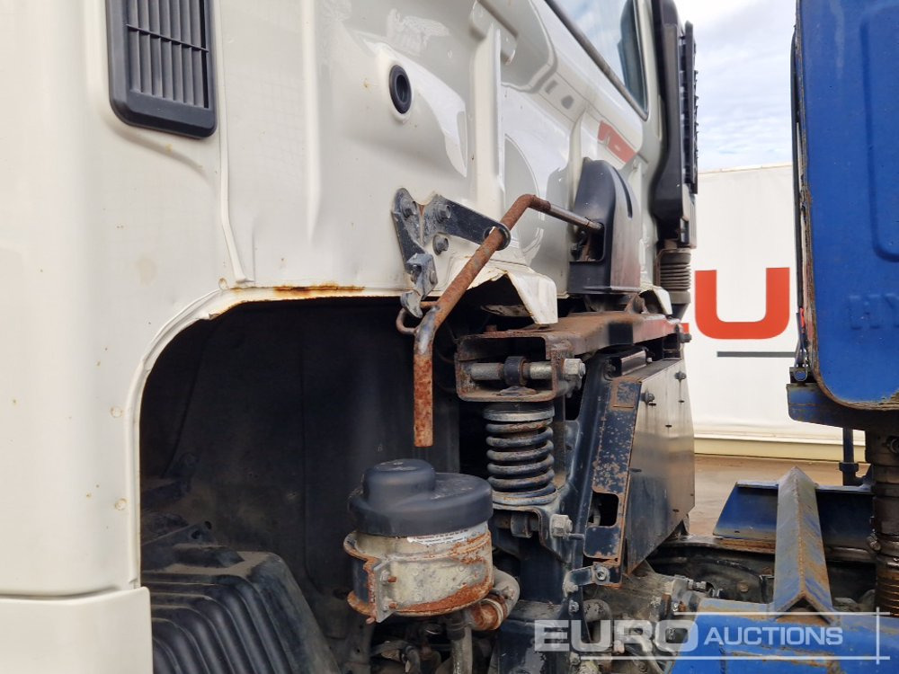 Портальный бункеровоз 2011 Hino 500: фото 35