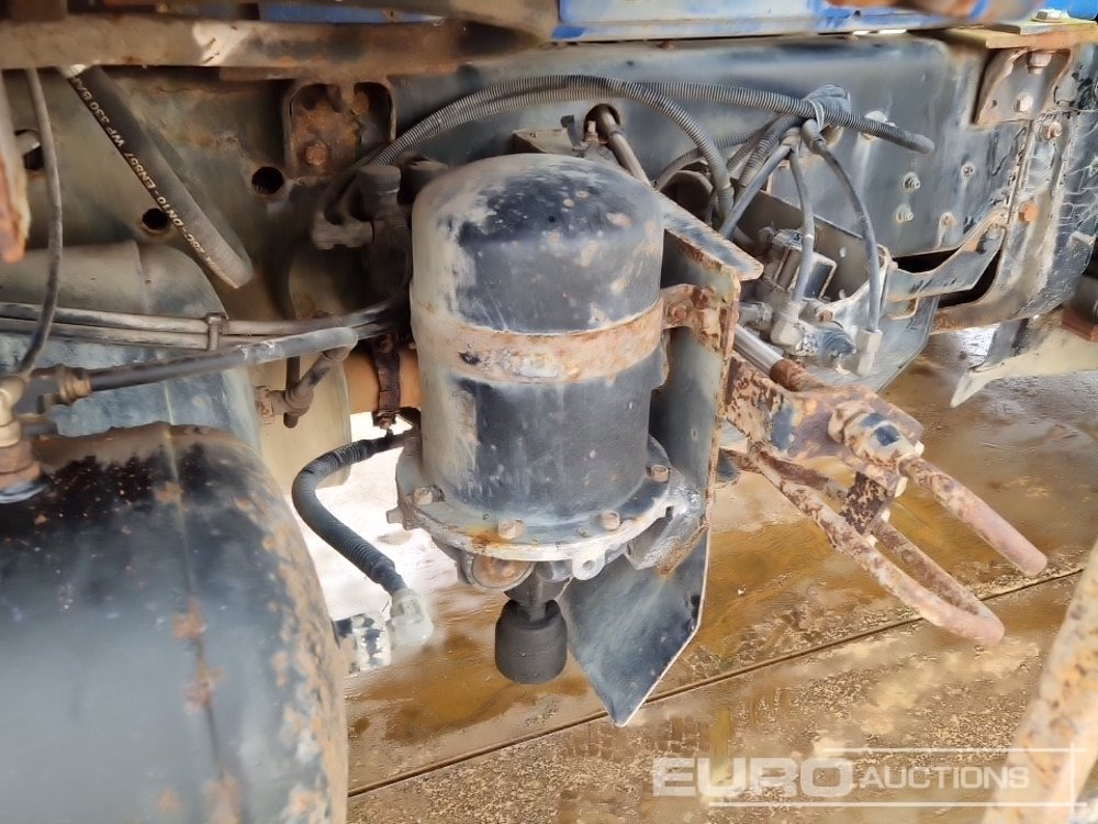 Портальный бункеровоз 2011 Hino 500: фото 49