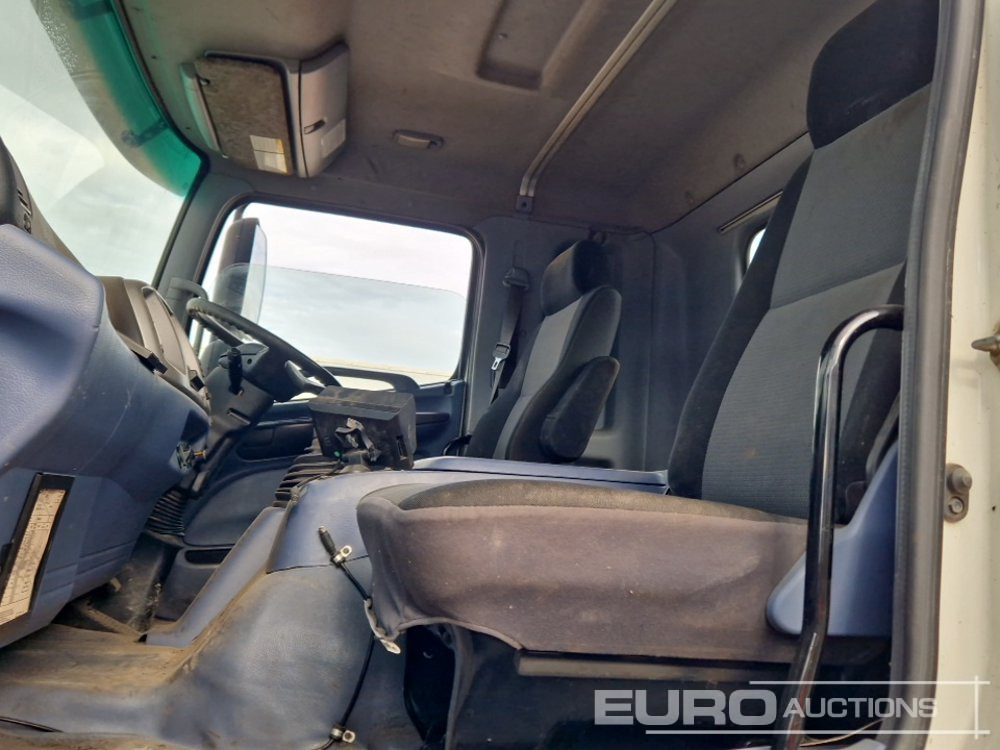 Портальный бункеровоз 2011 Hino 500: фото 33