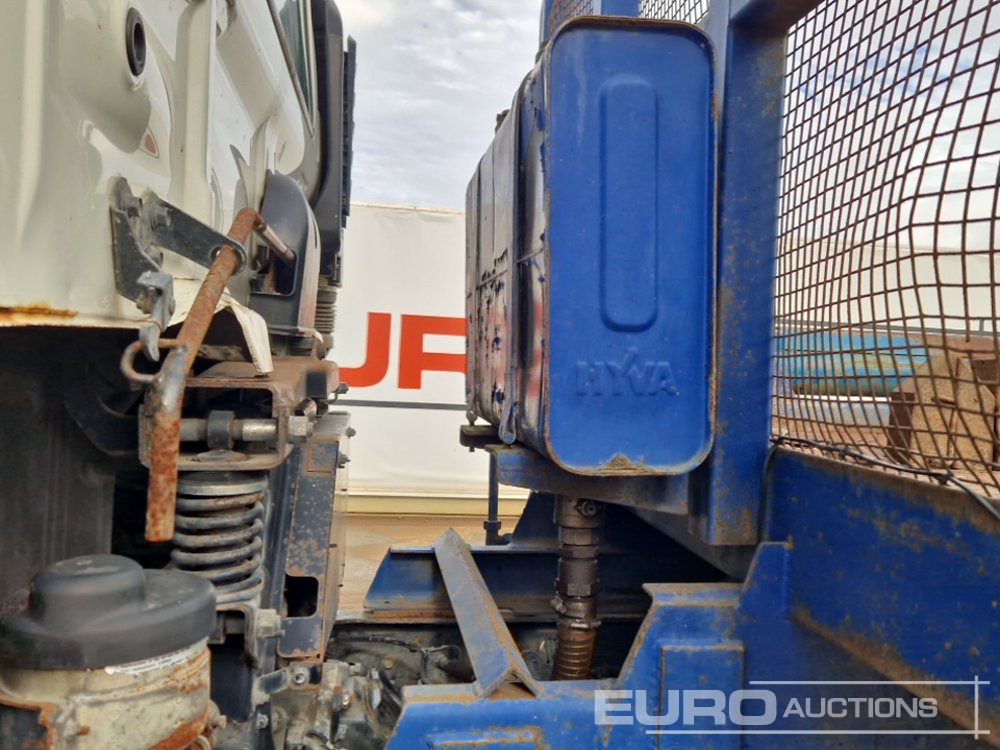 Портальный бункеровоз 2011 Hino 500: фото 37