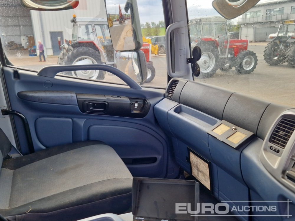 Портальный бункеровоз 2011 Hino 500: фото 30