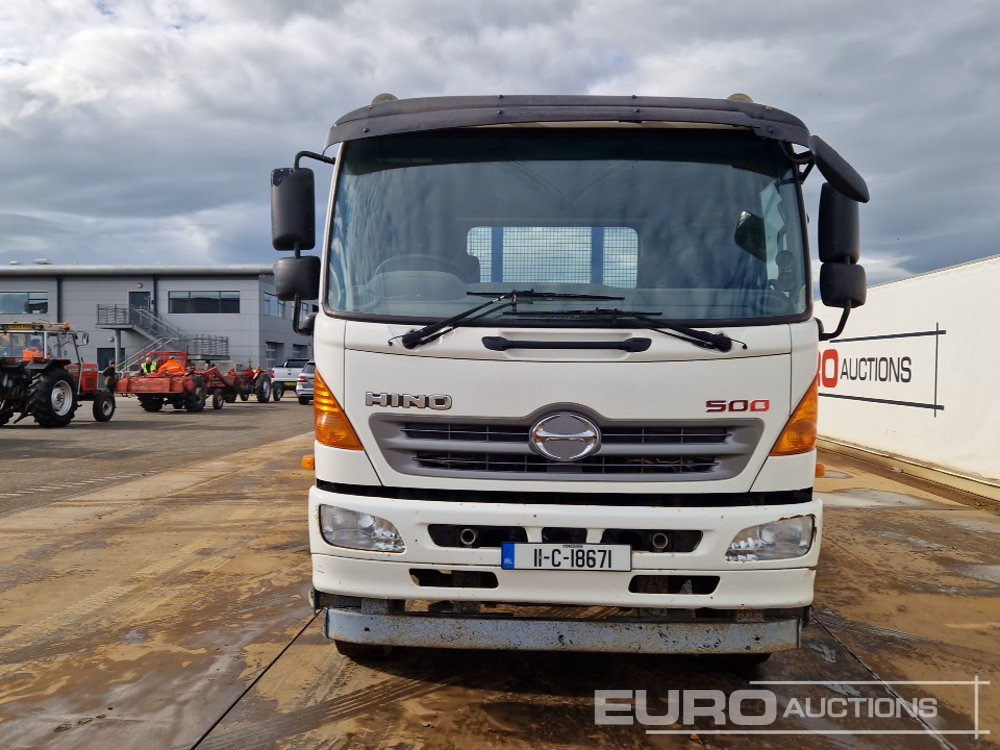 Портальный бункеровоз 2011 Hino 500: фото 8