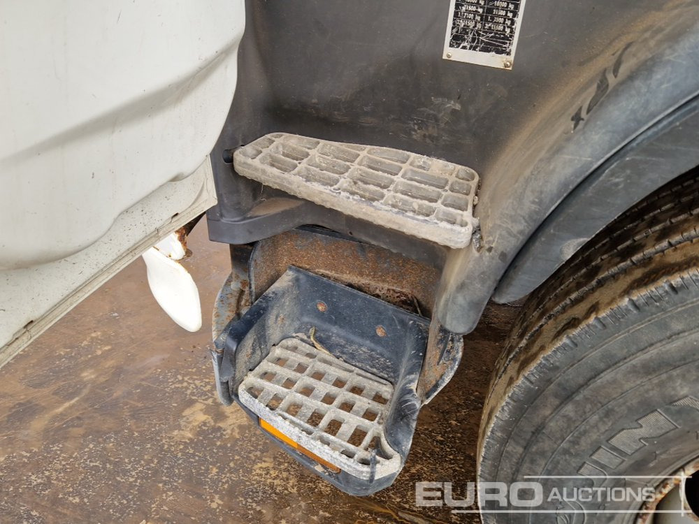 Портальный бункеровоз 2011 Hino 500: фото 32