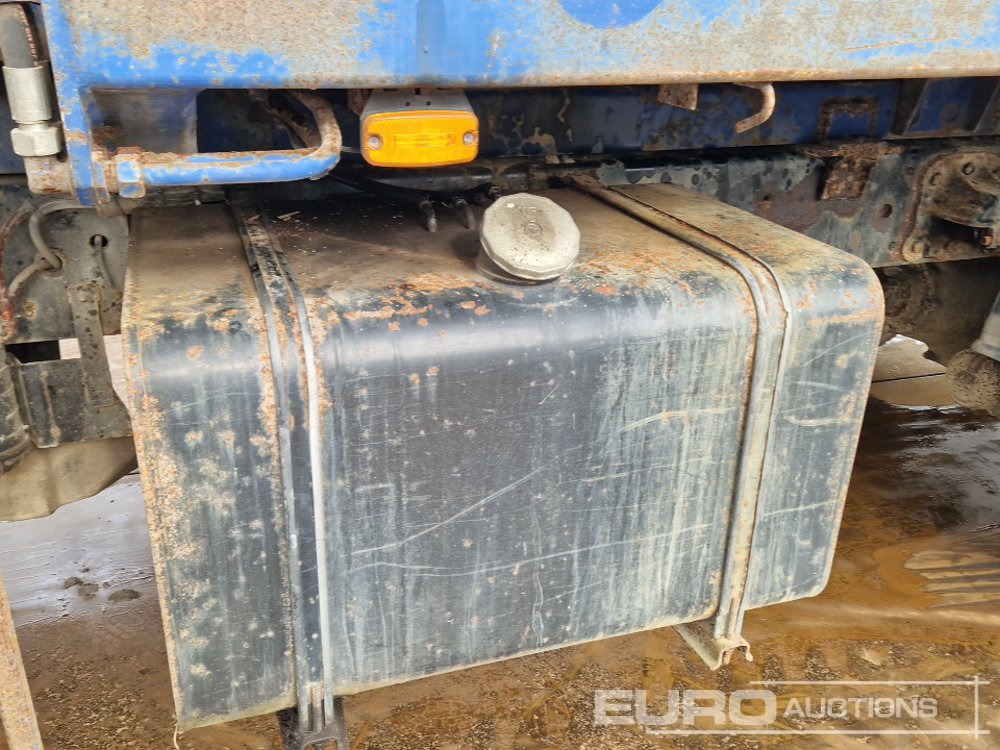 Портальный бункеровоз 2011 Hino 500: фото 40