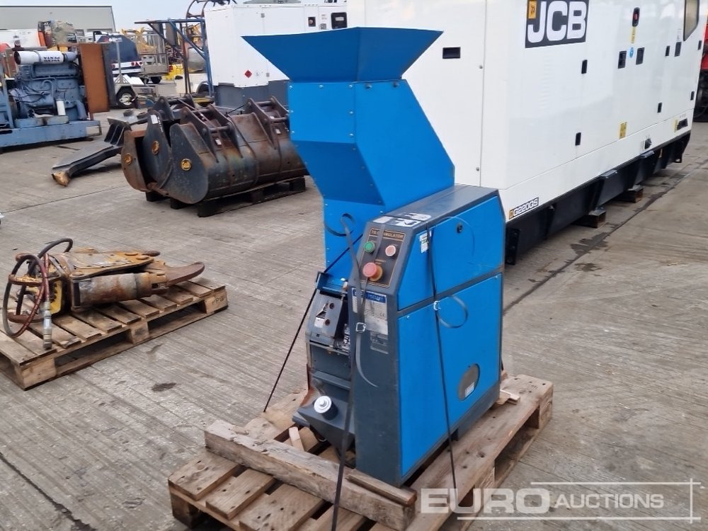 2011 Sintd TG-1821 415 Volt Recycling Granulator - Строительное оборудование: фото 1 2011 Sintd TG-1821 415 Volt Recycling Granulator - Строительное оборудование: фото 1