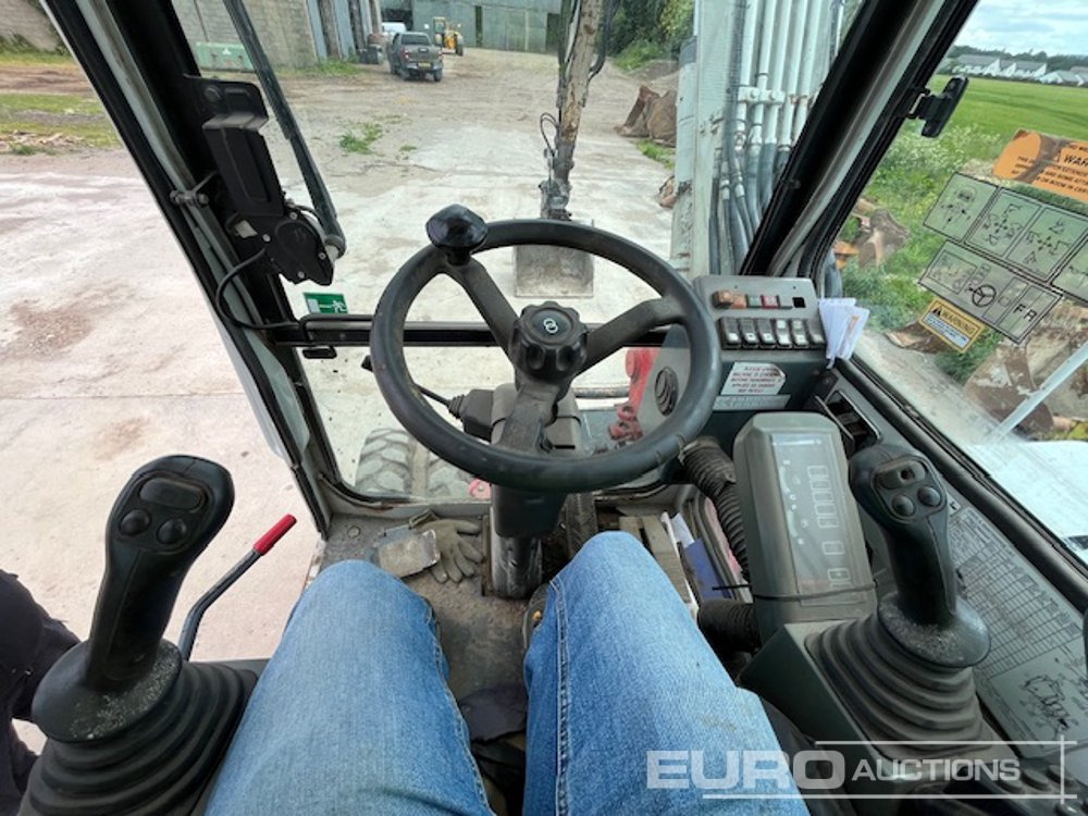 Колёсный экскаватор 2011 Takeuchi TB175W: фото 19