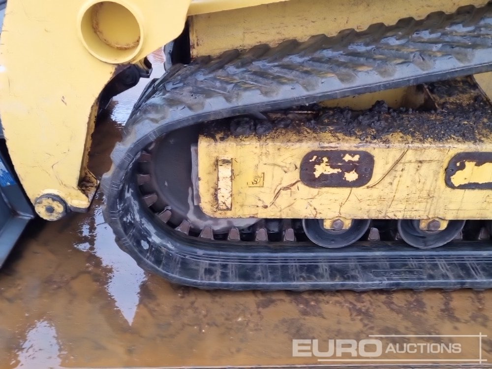 Мини-погрузчик с бортовым поворотом 2012 Gehl RT210: фото 11 Мини-погрузчик с бортовым поворотом 2012 Gehl RT210: фото 11