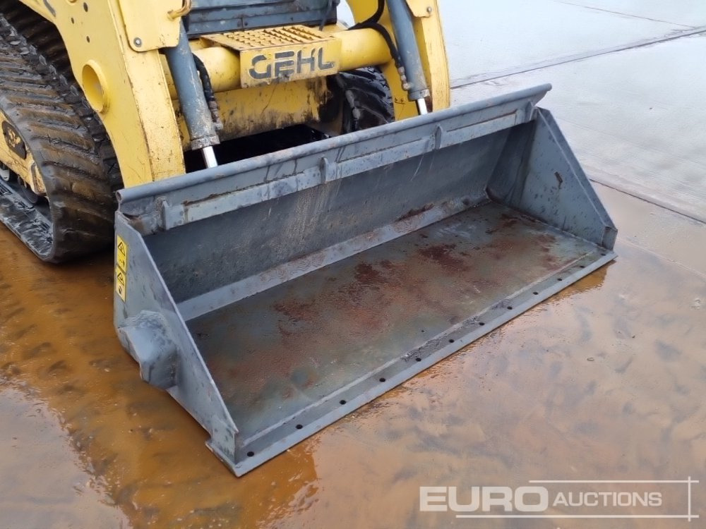 Мини-погрузчик с бортовым поворотом 2012 Gehl RT210: фото 23 Мини-погрузчик с бортовым поворотом 2012 Gehl RT210: фото 23