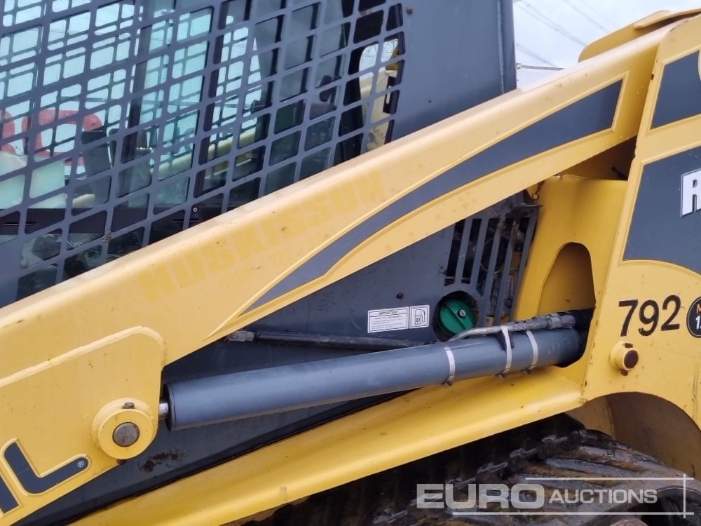 Мини-погрузчик с бортовым поворотом 2012 Gehl RT210: фото 20 Мини-погрузчик с бортовым поворотом 2012 Gehl RT210: фото 20