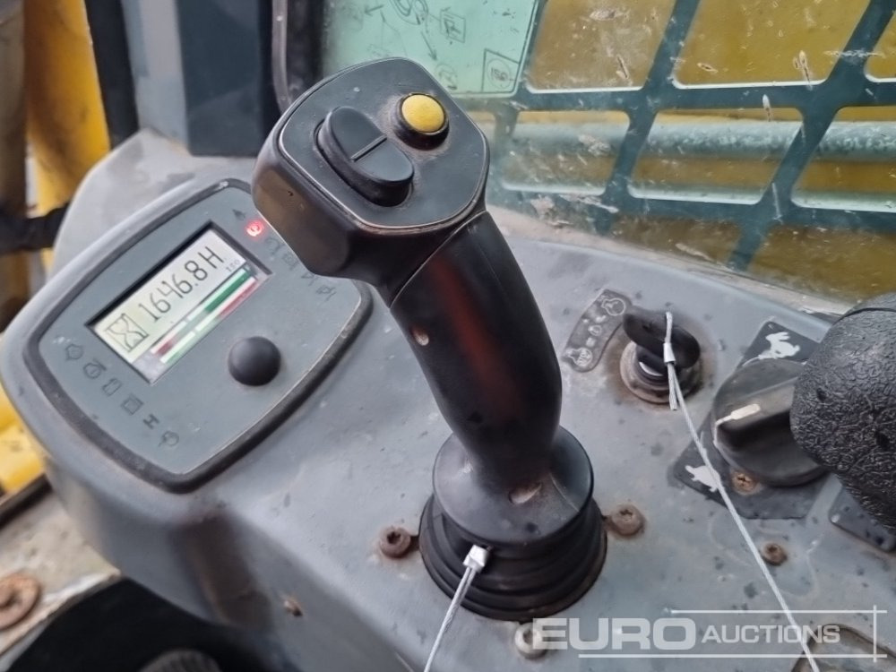 Мини-погрузчик с бортовым поворотом 2012 Gehl RT210: фото 31 Мини-погрузчик с бортовым поворотом 2012 Gehl RT210: фото 31