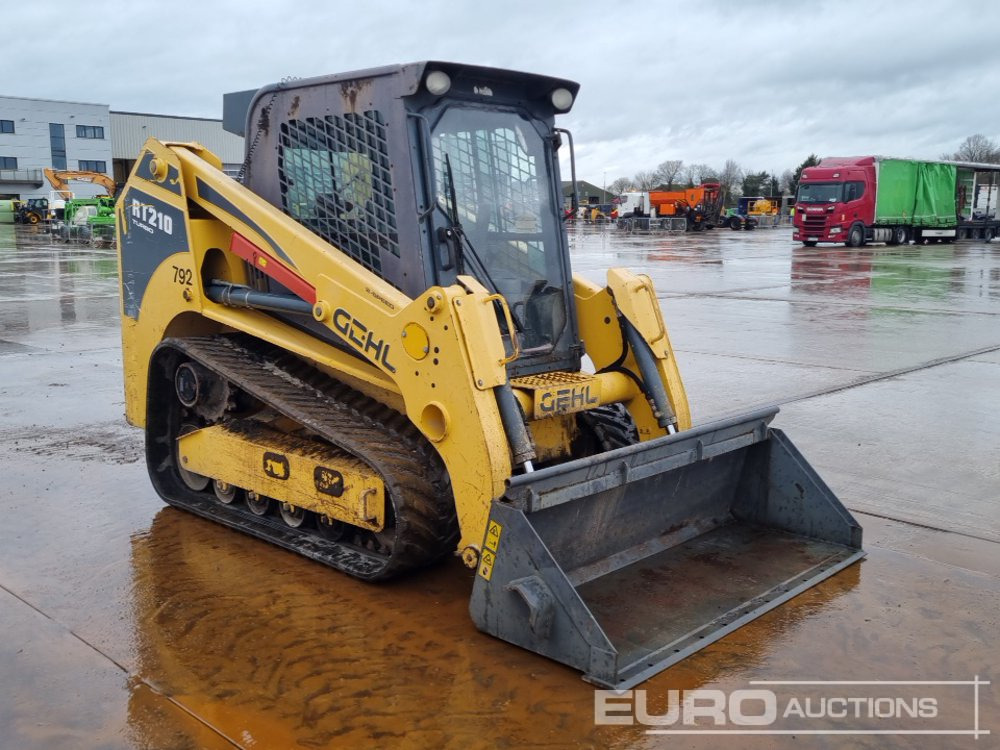 Мини-погрузчик с бортовым поворотом 2012 Gehl RT210: фото 7 Мини-погрузчик с бортовым поворотом 2012 Gehl RT210: фото 7