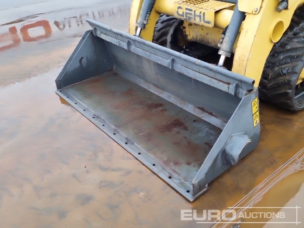 Мини-погрузчик с бортовым поворотом 2012 Gehl RT210: фото 22 Мини-погрузчик с бортовым поворотом 2012 Gehl RT210: фото 22