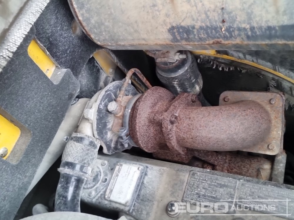 Мини-погрузчик с бортовым поворотом 2012 Gehl RT210: фото 25 Мини-погрузчик с бортовым поворотом 2012 Gehl RT210: фото 25