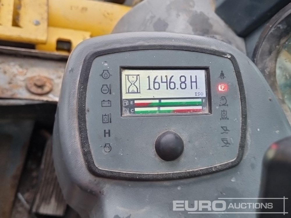 Мини-погрузчик с бортовым поворотом 2012 Gehl RT210: фото 35 Мини-погрузчик с бортовым поворотом 2012 Gehl RT210: фото 35